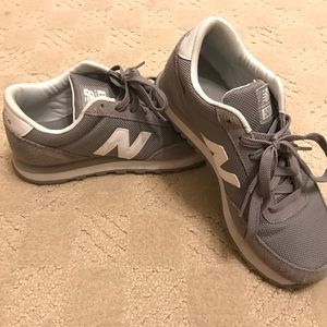 Women's grey and white New Balance 510
